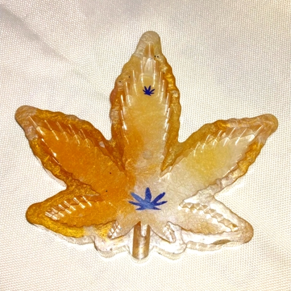 Leaf ashtray